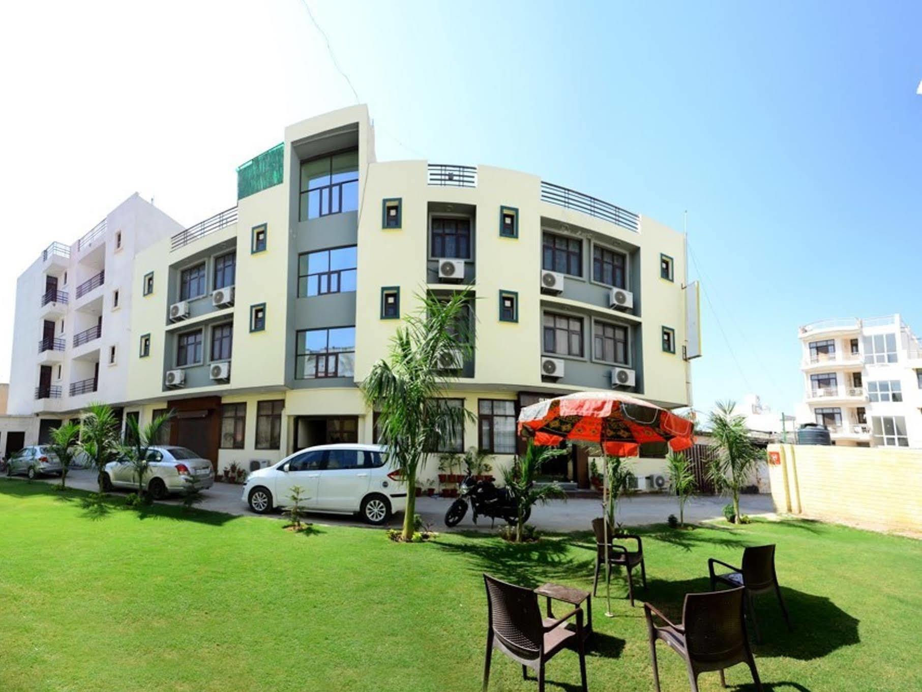 Hotel Olive & Blue - Govt Approved Hotel Near Delhi Airport New Delhi Exterior photo